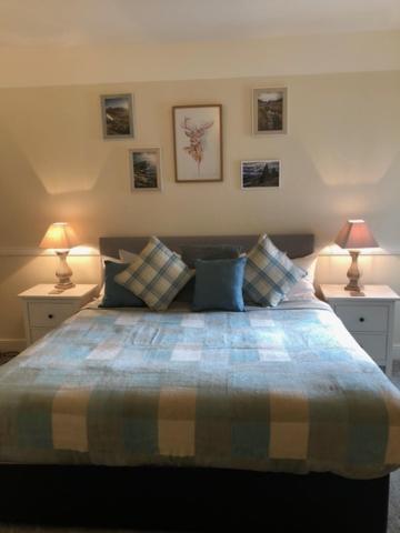 אינברמוריסטון Glenmoriston Arms Hotel מראה חיצוני תמונה